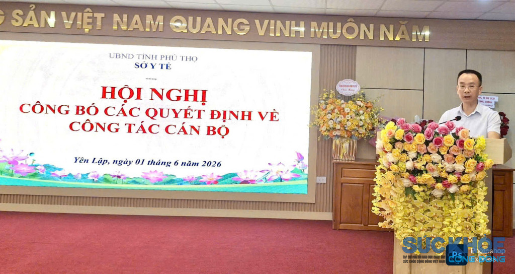 Lãnh đạo ban tổ chức Sở Y tế công bố các quyết định bổ nhiệm, điều động (ảnh: ĐT)