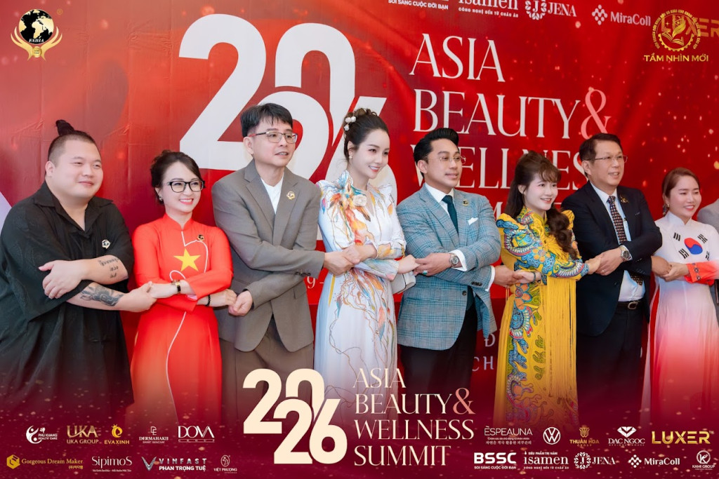 Nghi thức kết nối mở ra tinh thần chung của FABIA mùa 9: cùng làm nghề, cùng chia sẻ, cùng tiến xa (Ảnh: BTC)