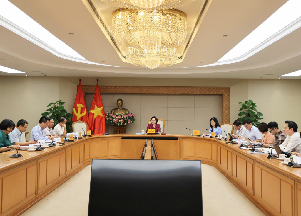 Phó Thủ tướng Phạm Thị Thanh Trà chủ trì cuộc họp (Ảnh: VGP/Thu Giang)