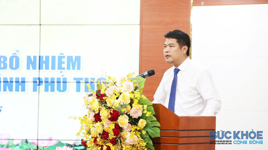 BSCKII Lê Công Bình bày tỏ sự vinh dự và xúc động khi được lãnh đạo Sở Y tế và Ban Giám đốc Bệnh viện tin tưởng giao trọng trách mới (ảnh: ĐT)