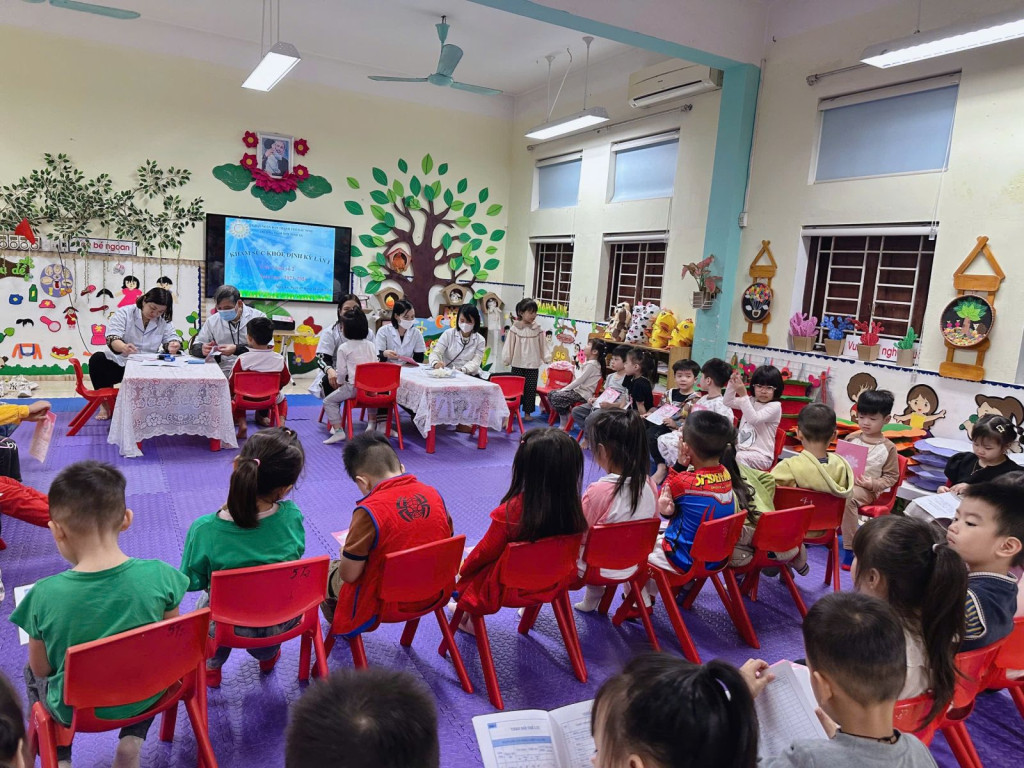 khám sức khỏe định kỳ lần tại trường Mầm Ninh Xá, thành phố Bắc Ninh (Ảnh: TL)