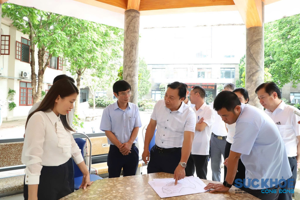 Phó Chủ tịch yêu cầu các sở, ngành và đơn vị liên quan phải chủ động, quyết liệt trong phối hợp, tháo gỡ vướng mắc, đẩy nhanh tiến độ triển khai các dự án (ảnh: TL)