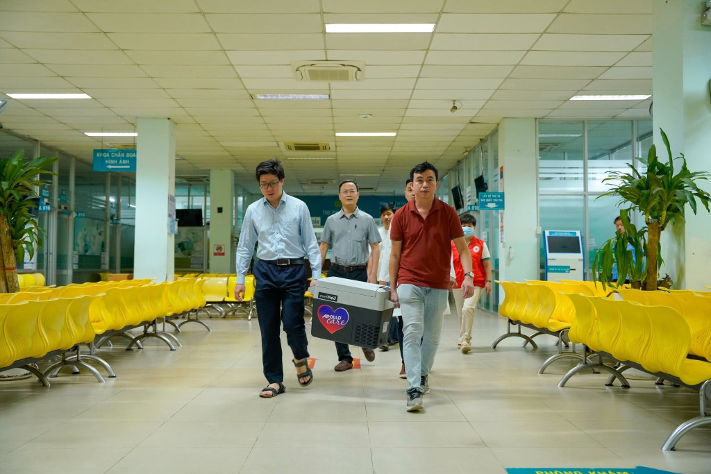 Quả tim hiến tặng được bảo quản nghiêm ngặt và vận chuyển khẩn trương về Bệnh viện Đại học Y Dược TP. Hồ Chí Minh (Ảnh: BVCC)