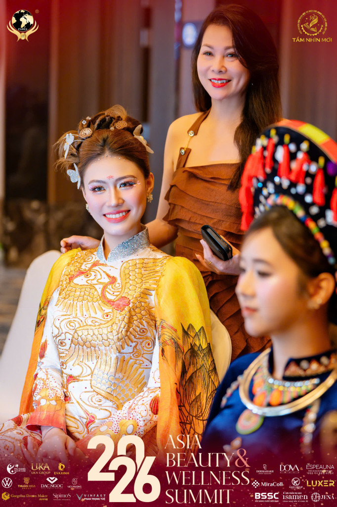 Hậu trường tác phẩm “Liên Ảnh”: người làm nghề đứng sau vẻ đẹp sân khấu bằng sự tập trung, kỹ lưỡng và tình yêu với từng chi tiết (Ảnh: BTC)