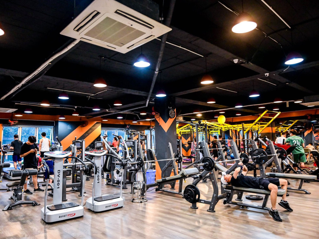 Tụ cầu khuẩn thường xuyên xuất hiện trên bề mặt dụng cụ phòng gym (Ảnh: Sưu tầm)