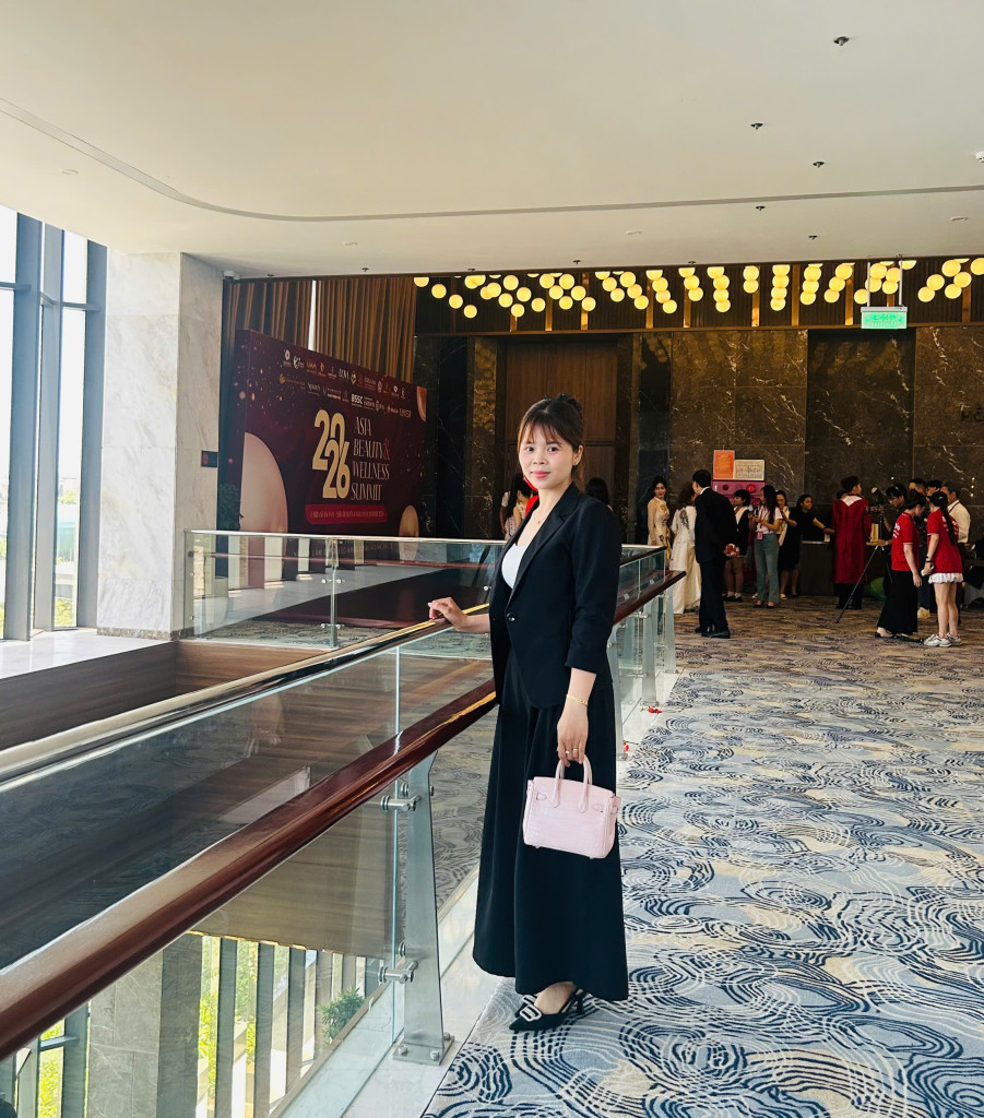 : Không gian sự kiện Asia Beauty & Wellness Summit 2026, nơi những gương mặt làm đẹp gặp nhau trong tinh thần học hỏi và kết nối (Ảnh: BTC)