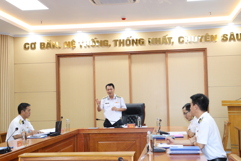 Chuẩn Đô đốc, PGS, TS Ngô Thành Công, Chủ tịch Hội đồng kết luận đánh giá đề án của Học viên (Ảnh: PV)