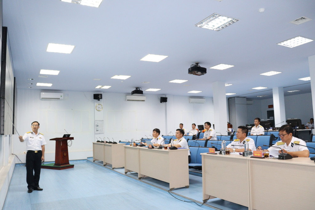 Quang cảnh buổi đánh giá đề án thạc sĩ