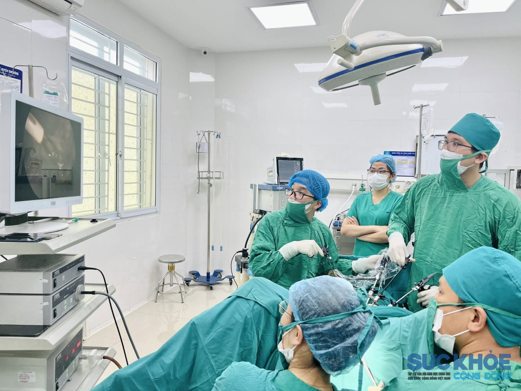 Phẫu thuật bằng hệ thống máy móc hiện đâị tại tuyến cơ sở (ảnh: TL)