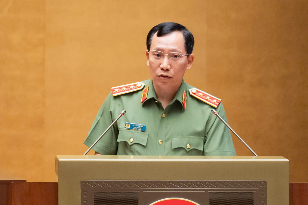 Thượng tướng Lê Văn Tuyến, Ủy viên Trung ương Đảng, Thứ trưởng Công an tham luận tại Hội nghị (Ảnh: Vũ Hiếu)