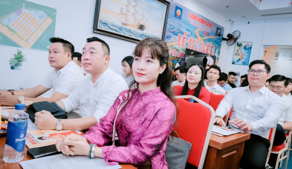 Các đại biểu tham dự sự kiện (Ảnh: Trần Tiến)