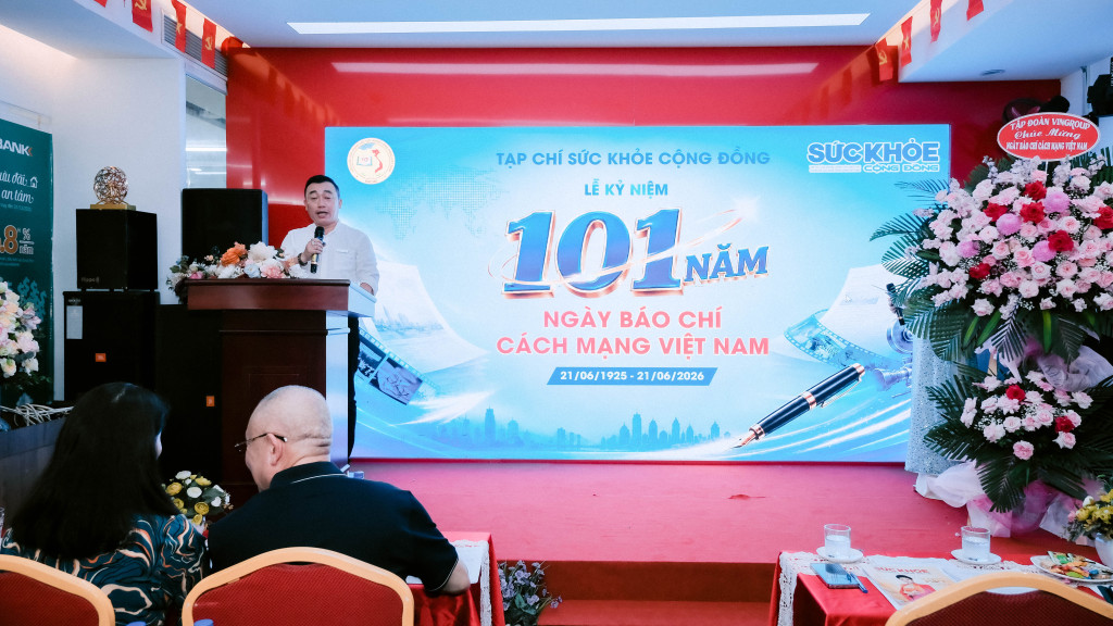 Nhà báo Nguyễn Đình Vũ - Trưởng Văn phòng đại diện Tạp chí Sức khỏe Cộng đồng khu vực miền Trung - Tây Nguyên phát biểu (Ảnh: Trần Tiến)