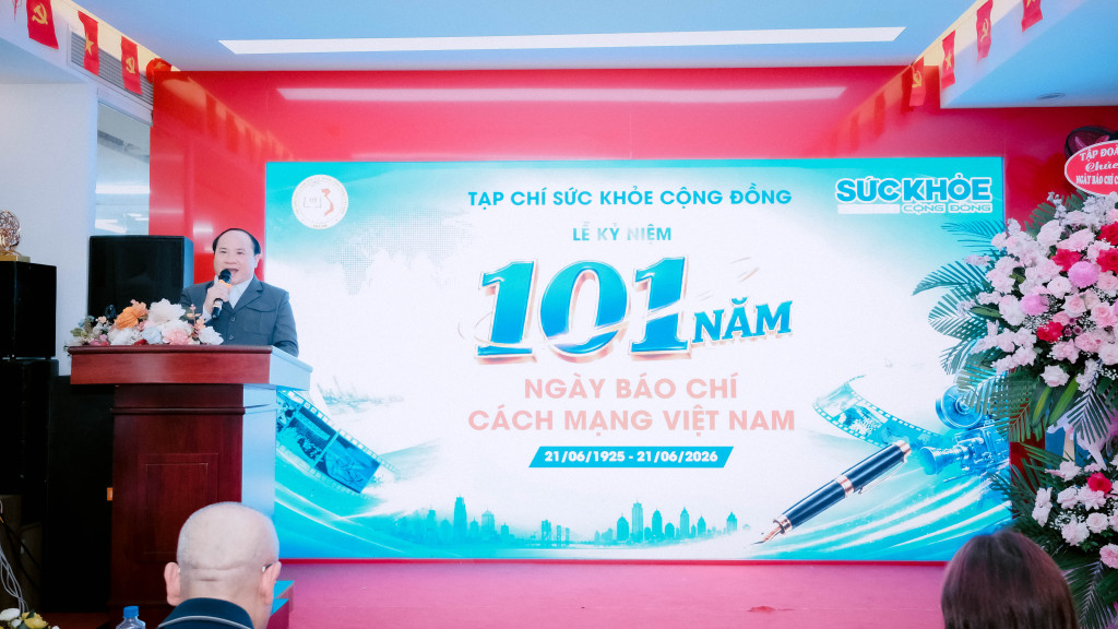 Ông Phạm Đình Vương - Chủ tịch công đoàn Tạp chí Sức khoẻ Cộng Đồng phát biểu (Ảnh: Trần Tiến)