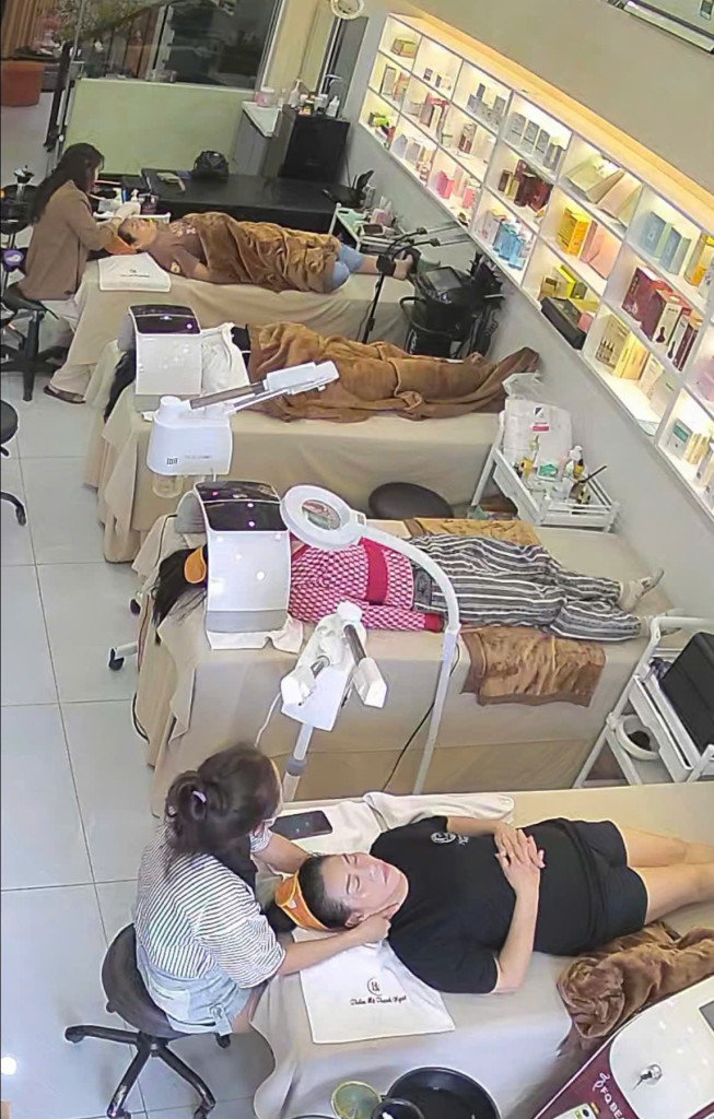 Một góc vận hành tại Thẩm Mỹ Huy Ngát, nơi chuyên môn, quy trình và sự chỉn chu được duy trì trong từng dịch vụ (Ảnh: BTC)