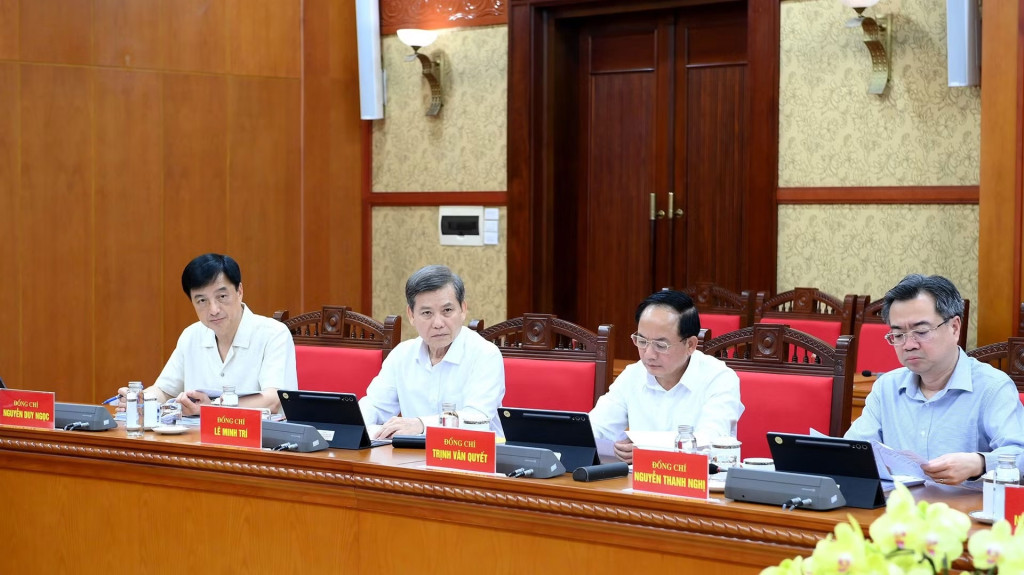 Các đồng chí lãnh đạo tham dự cuộc làm việc (Ảnh: Đăng Khoa)