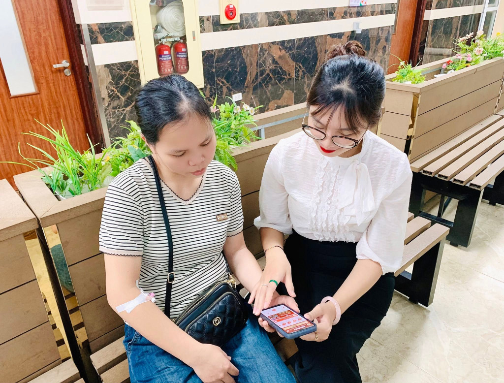 Tăng cường hướng dẫn người dân tích hợp thẻ Bảo hiểm y tế (BHYT) và Sổ sức khỏe điện tử trên nền tảng VNeID (ảnh: TL)