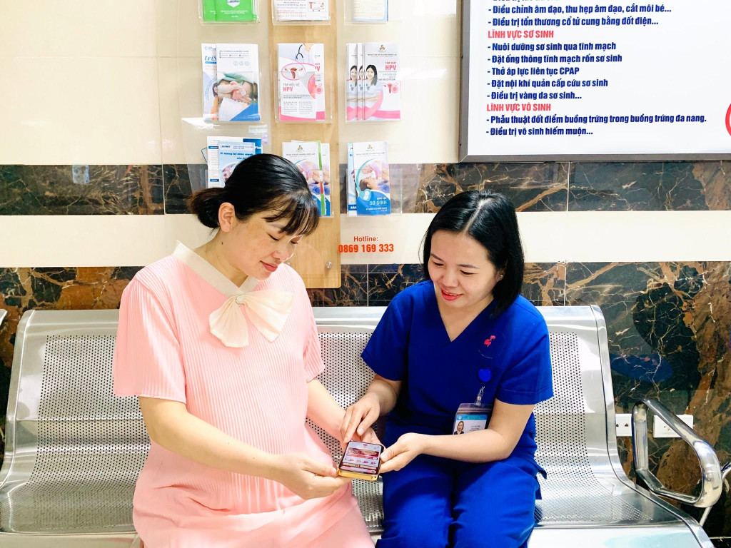 Tăng cường hướng dẫn người dân tích hợp thẻ Bảo hiểm y tế (BHYT) và Sổ sức khỏe điện tử trên nền tảng VNeID (ảnh: TL)