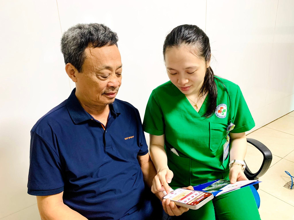 Tăng cường hướng dẫn người dân tích hợp thẻ Bảo hiểm y tế (BHYT) và Sổ sức khỏe điện tử trên nền tảng VNeID (ảnh: TL)