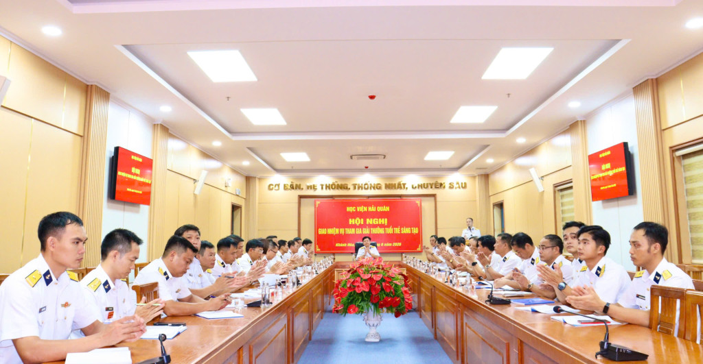 3-quang-canh-hoi-nghi