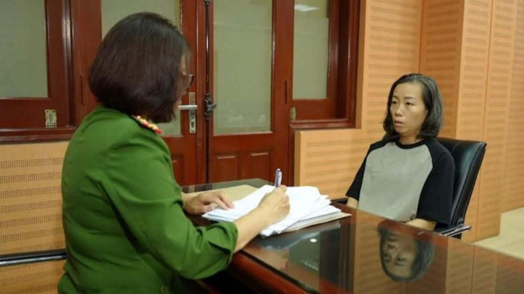 Trang Tuyết Ngọc tại cơ quan công an (Ảnh: CACC)