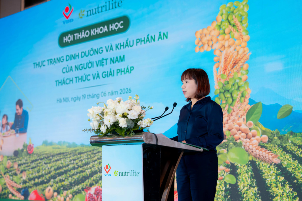 Bà Ôn Minh Hằng – Phó Tổng Giám đốc Amway Việt Nam chia sẻ