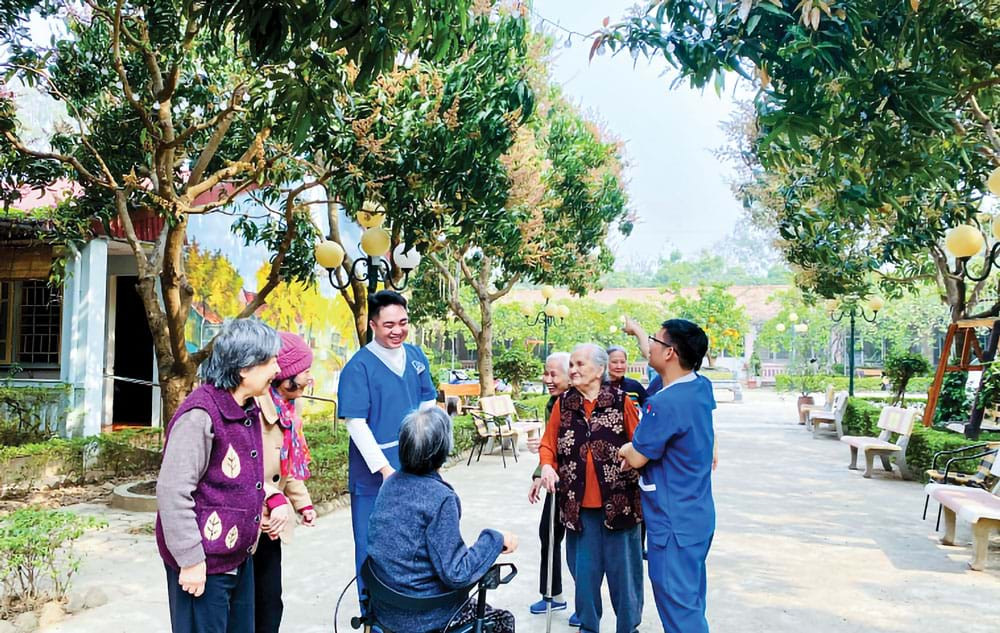 Người cao tuổi không chỉ là đối tượng cần được chăm sóc, hỗ trợ mà còn là nguồn lực quan trọng với tri thức, kinh nghiệm và khả năng đóng góp cho xã hội (Ảnh minh họa)