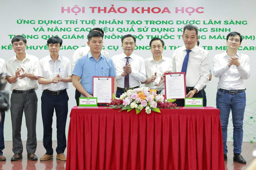 Ký kết hợp tác có sự chứng kiến của lãnh đạo sở Y tế tỉnh Phú Thọ (ảnh: TL)