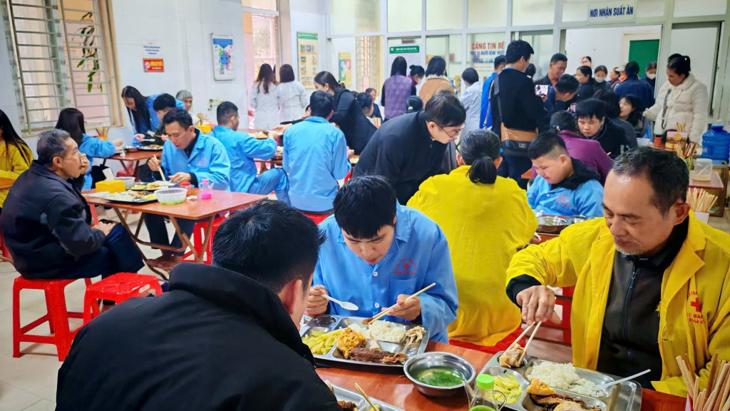 CHất lượng bữa ăn luôn được bảo đảm an toàn (ảnh: TL)