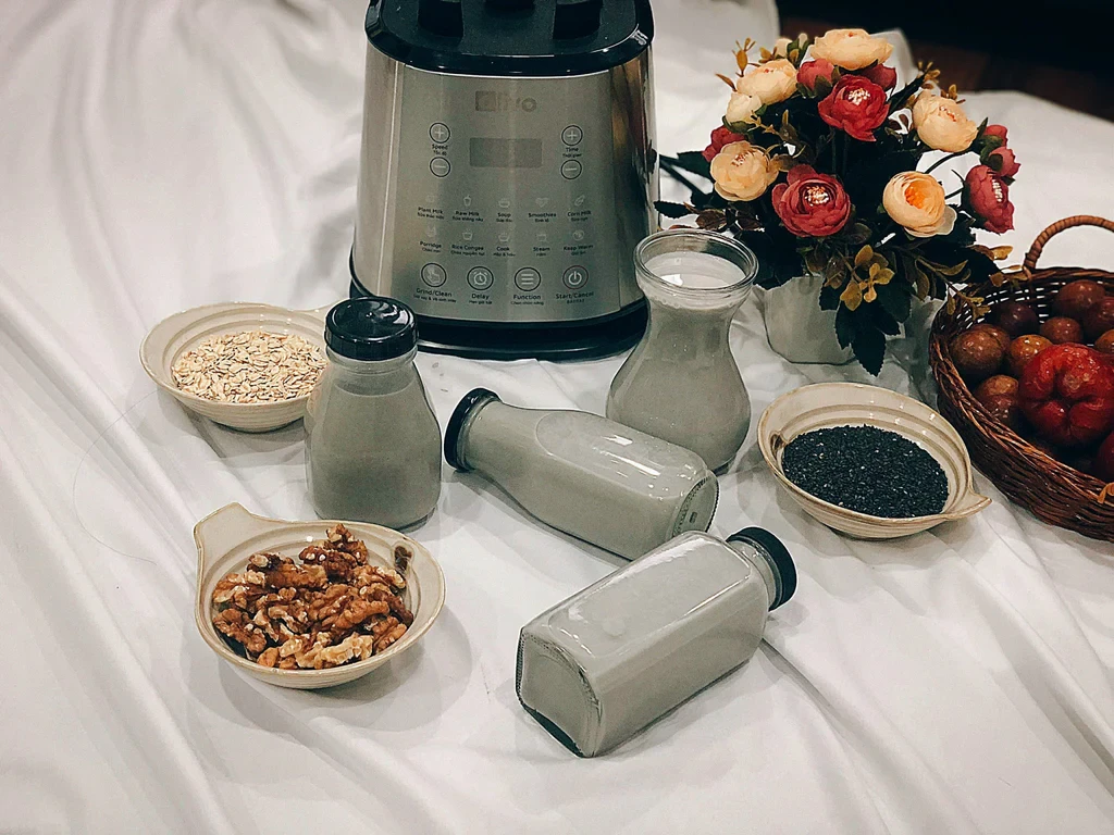 Sữa óc chó, hạnh nhân và đậu đen (Ảnh: Sưu tầm)