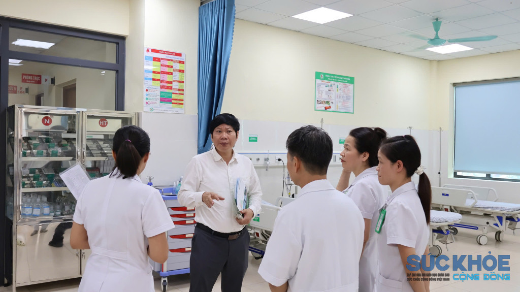 Đại diện bệnh viên đa khoa Xanh Pôn thăm và góp ý tại TTYT khu vực Thanh Ba (ảnh: TL)