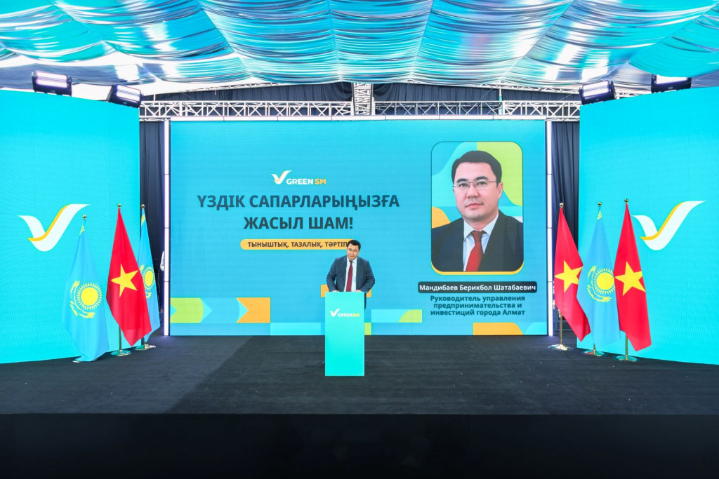 Ông Berikbol Shatabayevich Mandibayev, Giám đốc Sở Doanh nghiệp và Đầu tư thành phố Almaty, phát biểu tại sự kiện.