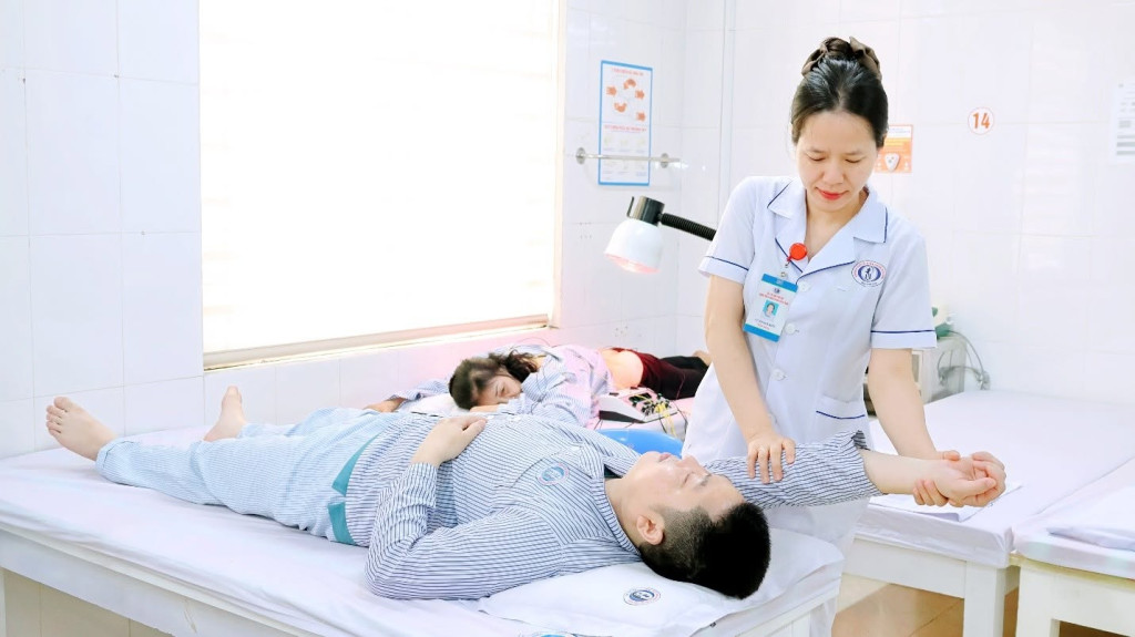 Phục hồi chức năng là nhiệm vụ trách nhiệm của đội ngũ Kỹ thuật viên và nhân viên đến Y Bác sĩ (ảnh: TL)