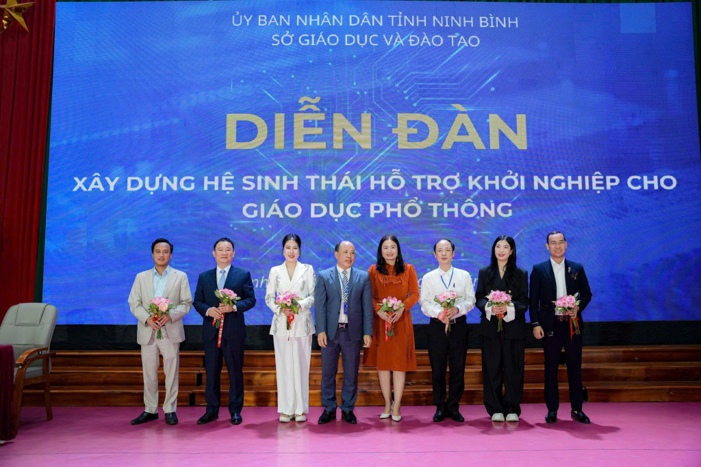 Evaxinh Ninh Bình đồng hành cùng diễn đàn xây dựng hệ sinh thái hỗ trợ khởi nghiệp cho giáo dục phổ thông (Ảnh: BTC)