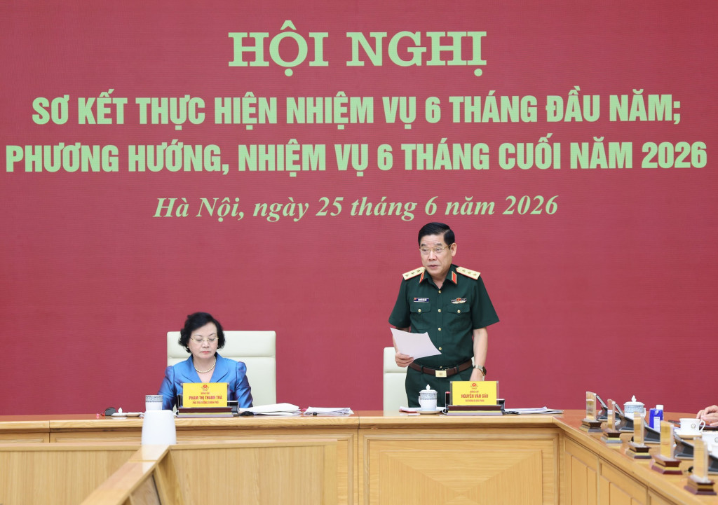 Thượng tướng Nguyễn Văn Gấu, Thứ trưởng Bộ Quốc phòng phát biểu tại Hội nghị (Ảnh: VGP/Thu Giang)