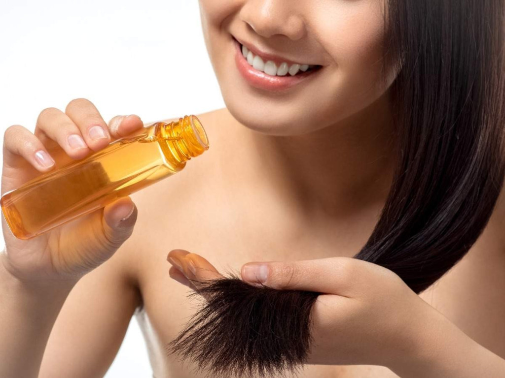 Dưỡng tóc sau khi nhuộm giúp tóc chắc khỏe, bền màu (Ảnh: Sưu tầm)