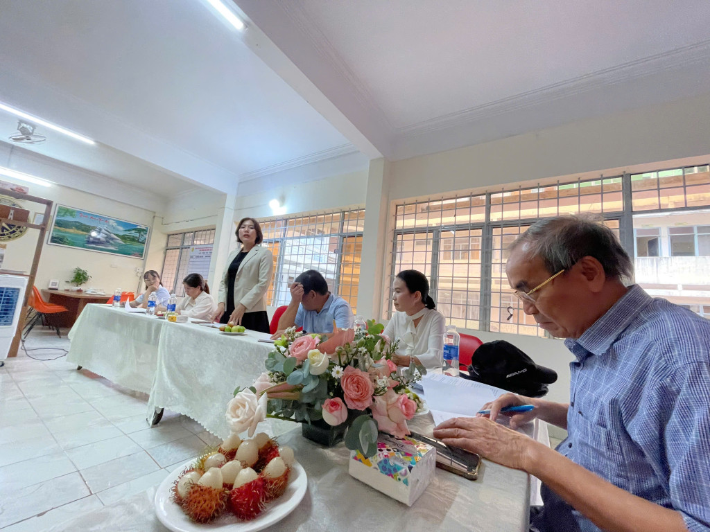 Các đại biểu phát biểu tại buổi làm việc