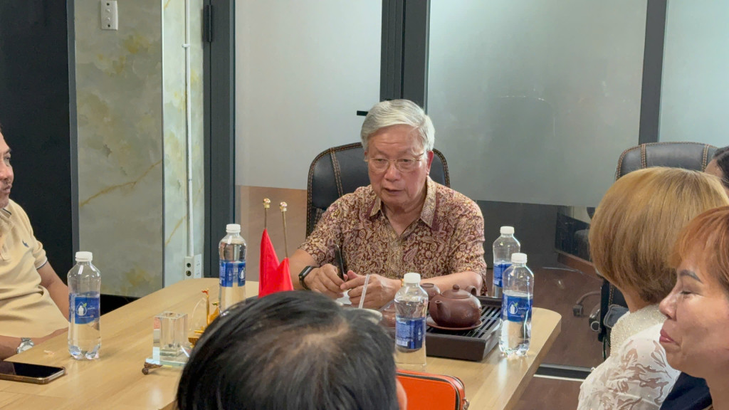  ông Nguyễn Hồng Quân, nguyên Ủy viên Trung ương Đảng, nguyên Bộ trưởng Bộ Xây dựng, Chủ tịch Trung ương Hội Giáo dục chăm sóc sức khỏe cộng đồng Việt Nam phát biểu chỉ đạo (Ảnh:Trung Huy)