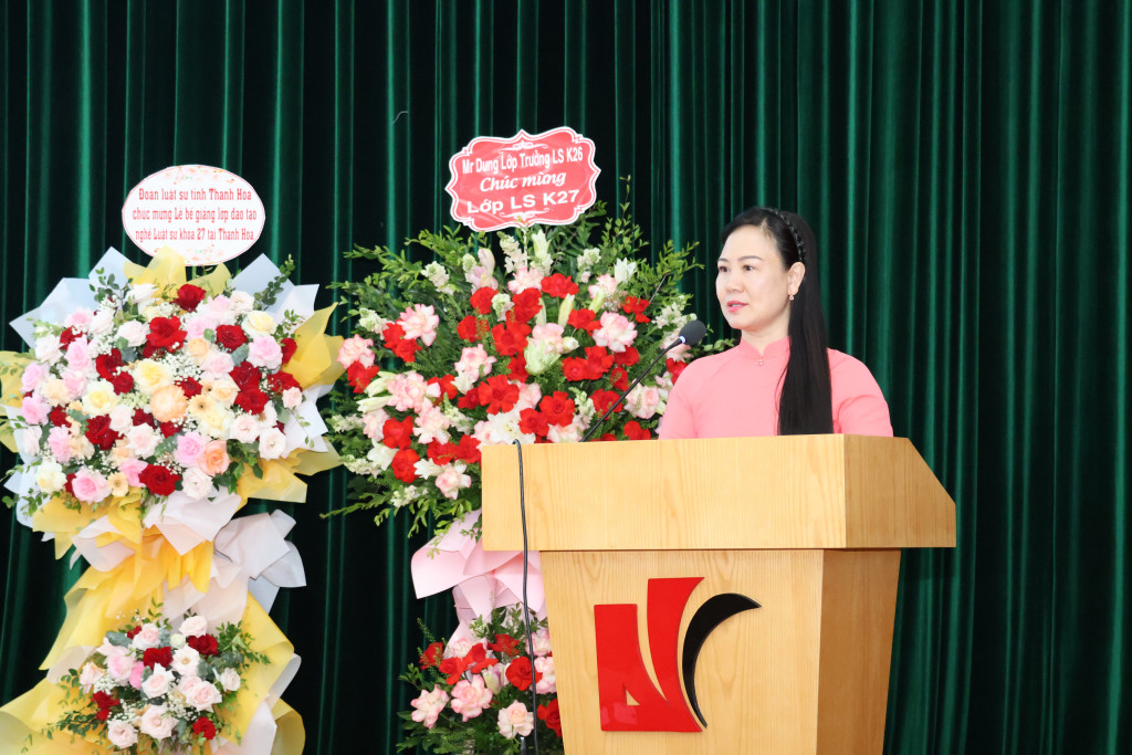 NGƯT, PGS.TS Nguyễn Minh Hằng, Phó Giám đốc Học viện Tư pháp phát biểu tại buổi lễ. ( Ảnh: Kim Cường)