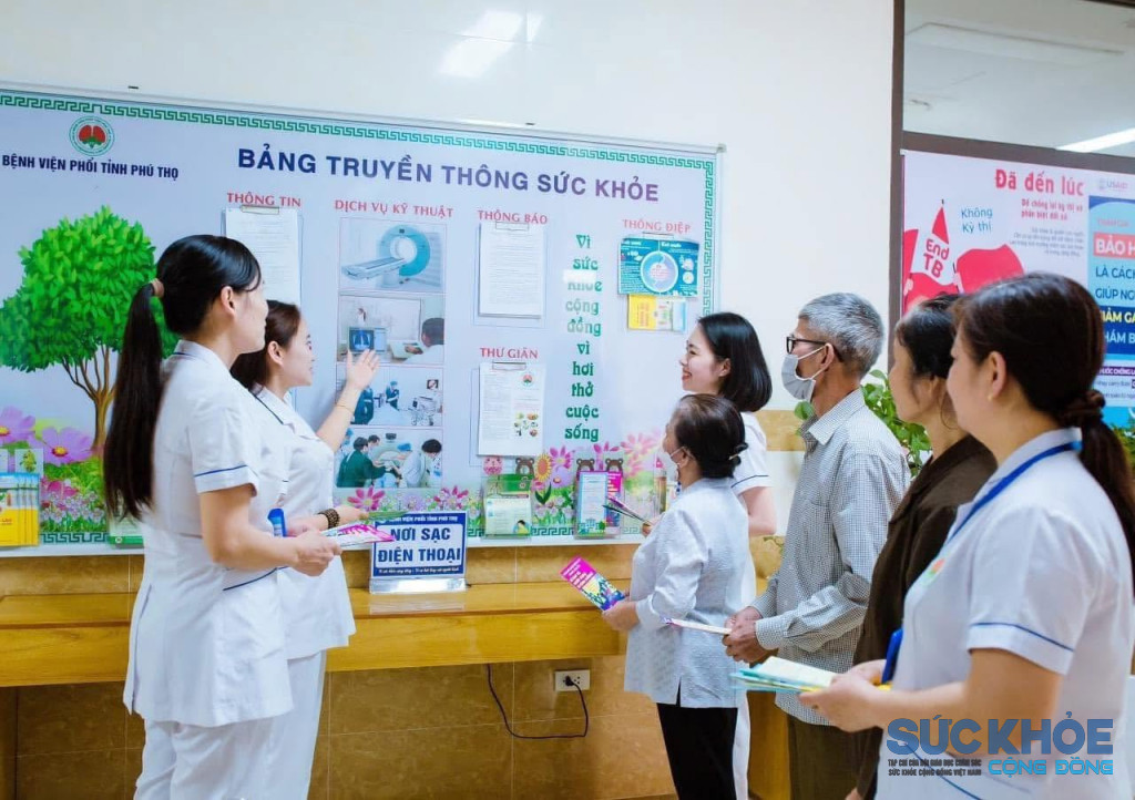 Truyền thông sức khoẻ cho bệnh nhân và người nhà bệnh nhân (ảnh: TL)