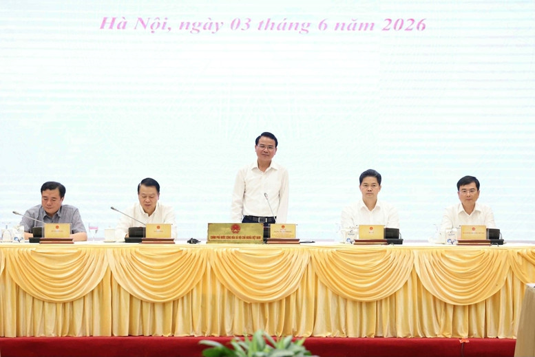 Bộ trưởng, Chủ nhiệm Văn phòng Chính phủ Đặng Xuân Phong, Người phát ngôn của Chính phủ, chủ trì họp báo thường kỳ tháng 5/2026 (Ảnh: VGP/QP)