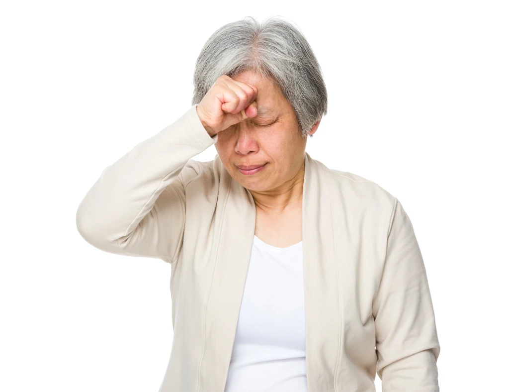 Mất ngủ khiến người già chóng mặt, dễ dẫn đến té ngã (Ảnh: Sưu tầm)