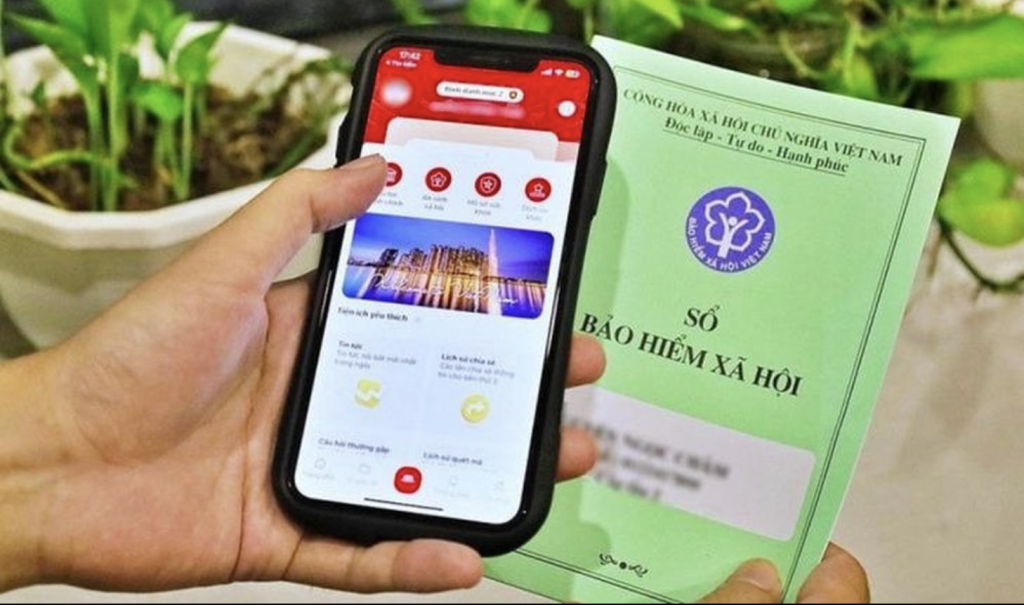 Nếu được thông qua, sổ BHXH sẽ thay thế hoàn toàn sổ BHXH giấy (Ảnh minh hoạ)