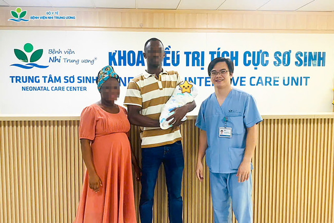 be-trai-nguoi-ghana-mang-khang-the-anti-fy3-1