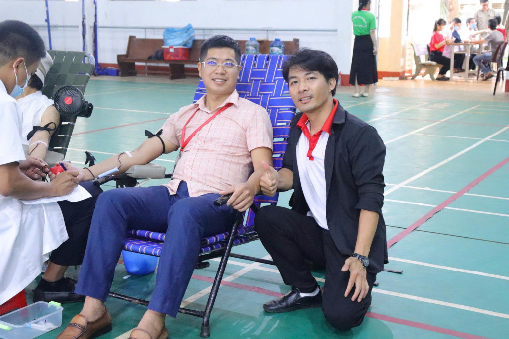 Thầy Phạm Đình Duy, Bí thư Chi bộ Chi nhánh Đắk Lắk, Phó Hiệu trưởng nhà trường (Ảnh: Pv)