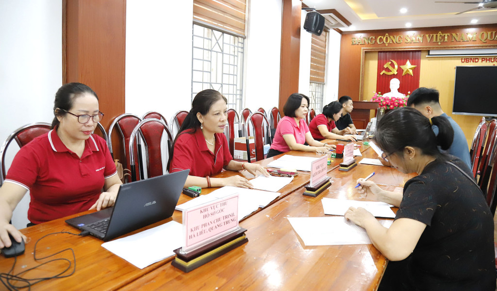 Công tác tuyển sinh đầu cấp năm học 2026 - 2027 tại Trường Tiểu học Gia Cẩm được triển khai khoa học, tạo thuận lợi cho phụ huynh và học sinh (ảnh: Đình Thơm)