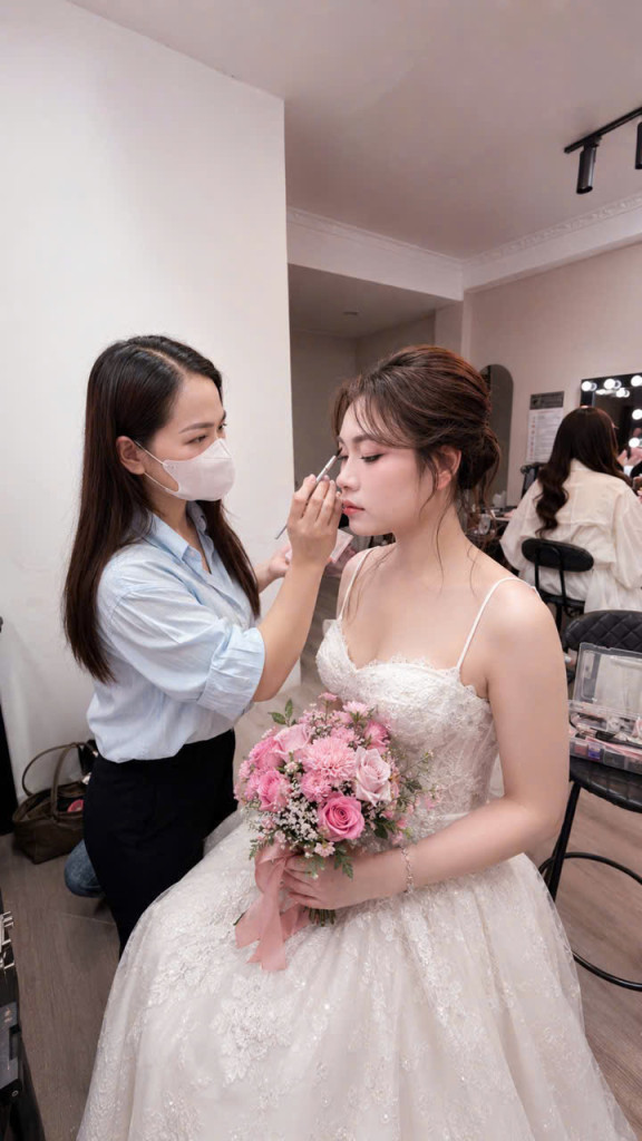 Từ hậu trường các chương trình nghệ thuật lớn, Thu Huyền tích lũy bản lĩnh và thẩm mỹ để bước tiếp trên hành trình makeup chuyên nghiệp (Ảnh: BTC)