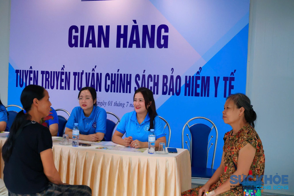 Gian hàng truyền thông tuyên truyền, phổ biến chính sách, pháp luật về bảo hiểm y tế (BHYT) và bảo hiểm xã hội (BHXH) (ảnh: TL)