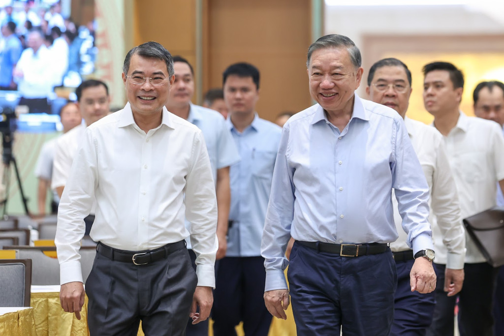 Tổng Bí thư, Chủ tịch nước Tô Lâm cùng Thủ tướng Chính phủ Lê Minh Hưng tới dự phiên họp Chính phủ thường kỳ tháng 6/2026 và Hội nghị trực tuyến Chính phủ với các địa phương ( Ảnh: VGP/Nhật Bắc)