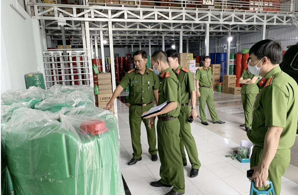 Bộ Công an đề xuất tách biệt việc xử lý hình sự với hành vi sản xuất, buôn bán hàng giả và hàng kém chất lượng (Ảnh minh hoạ)