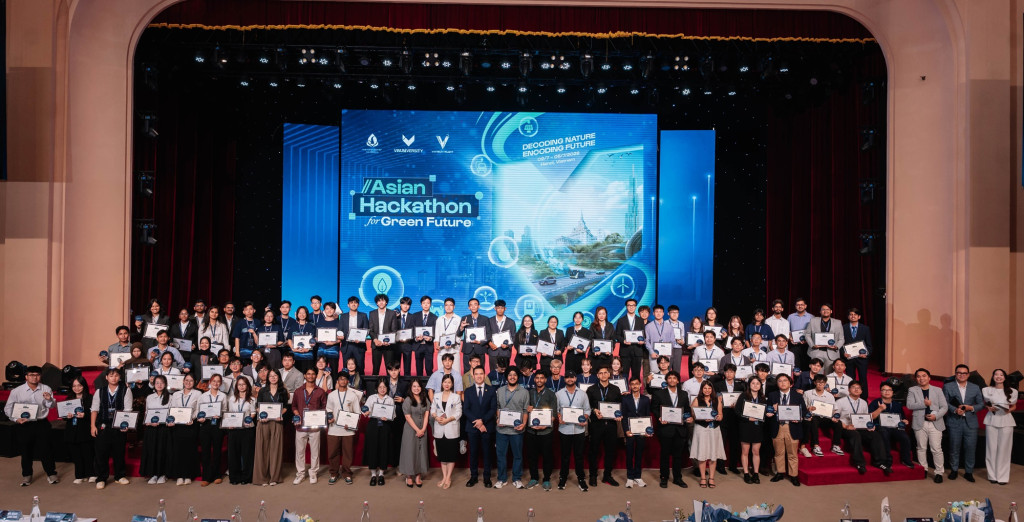 Gần 100 thí sinh thuộc 30 đội xuất sắc nhất mùa 1 cuộc thi Asian Hackathon for Green Future đã tập trung tại VinUni để cùng tranh tài. Ảnh: BTC.